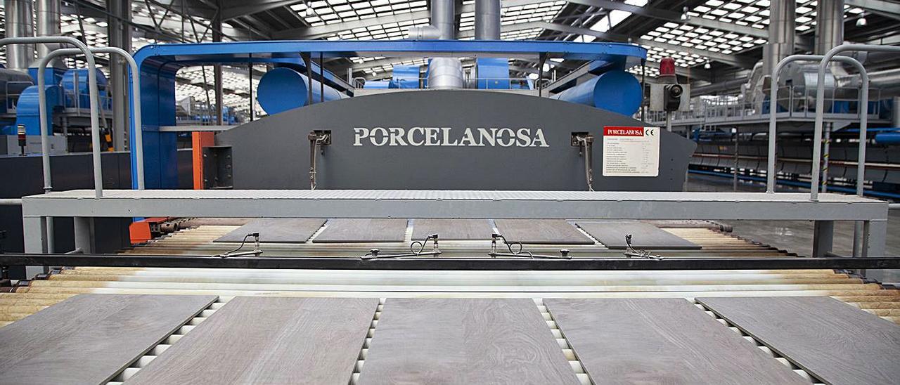 Instalaciones de Porcelanosa para la producción azulejera. | LEVANTE-EMV