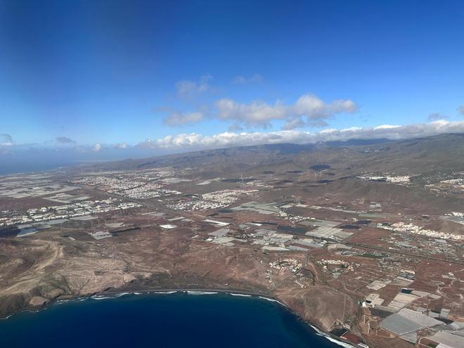 Así se ve la borrasca desde el aire y en el aeropuerto de Gran Canaria