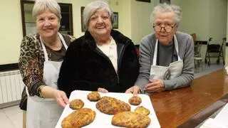 La Pola enciende el horno de Comadres: "El secreto del bollo es poner la manteca después de fermentar la masa, a la que hay que dar 4 vueltas"
