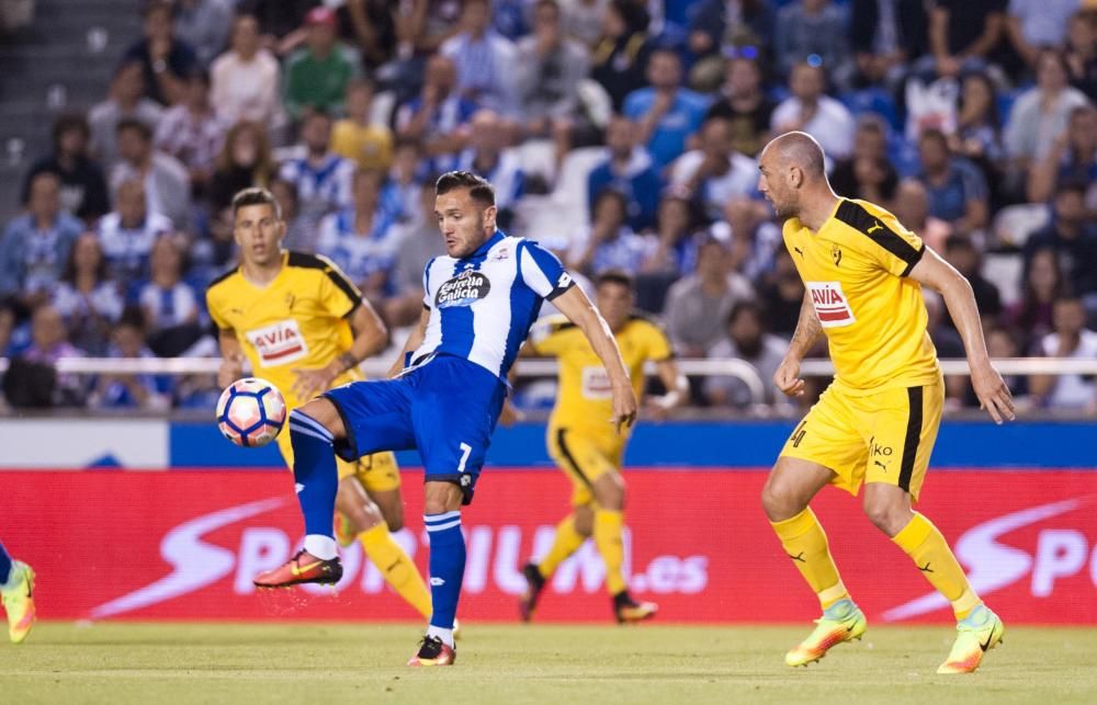 El Dépor sufre, pero gana al Eibar