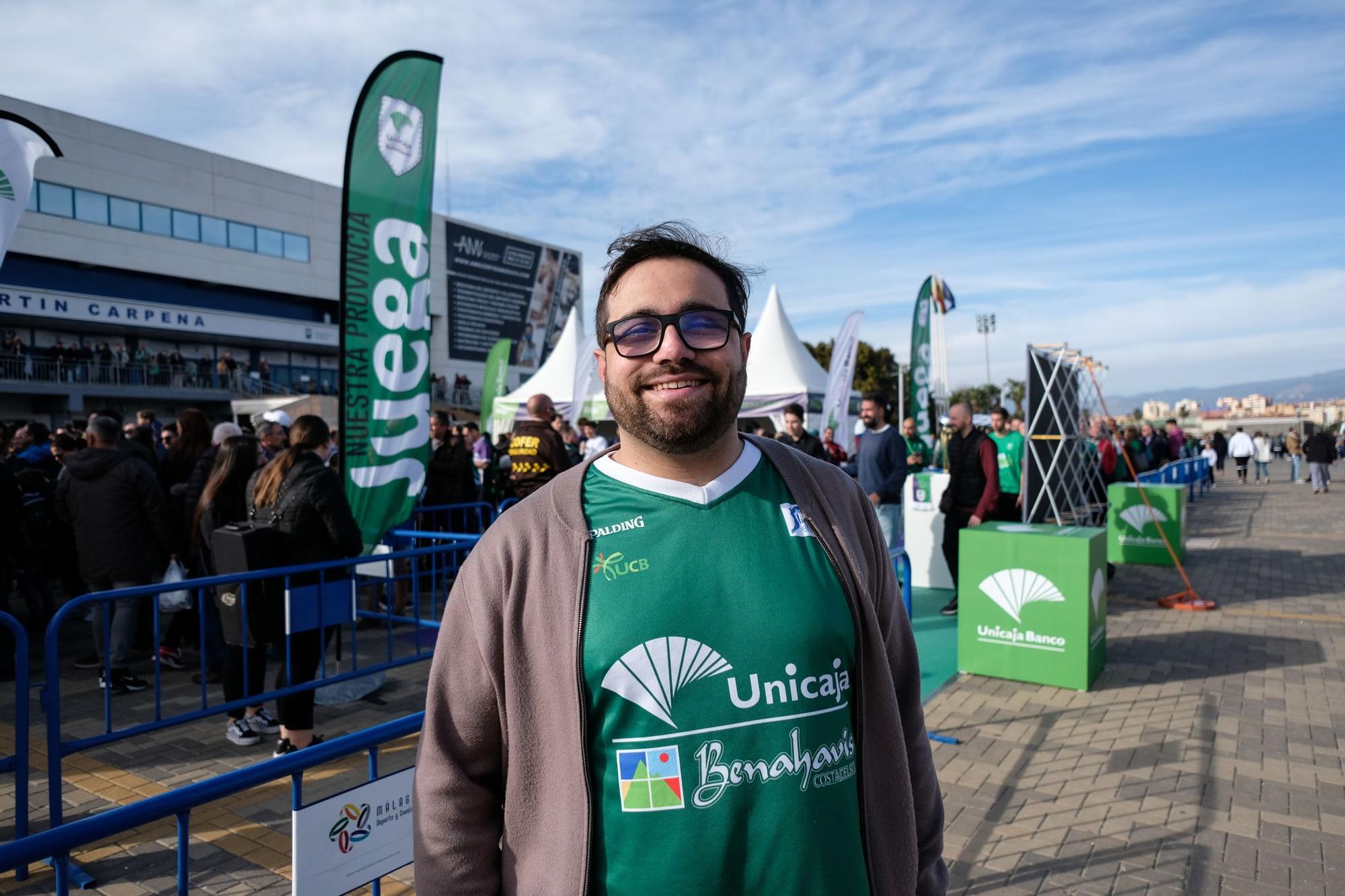 La afición celebra el título de Copa en la previa del Unicaja - Girona