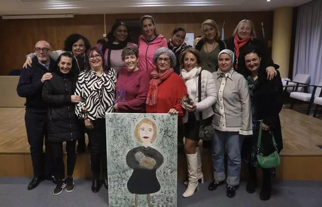 "Amigas Supervivientes" celebra su aniversario en el Port de Sagunt.