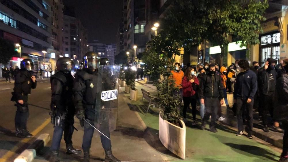 Cargas policiales y mucha tensión en Valencia por