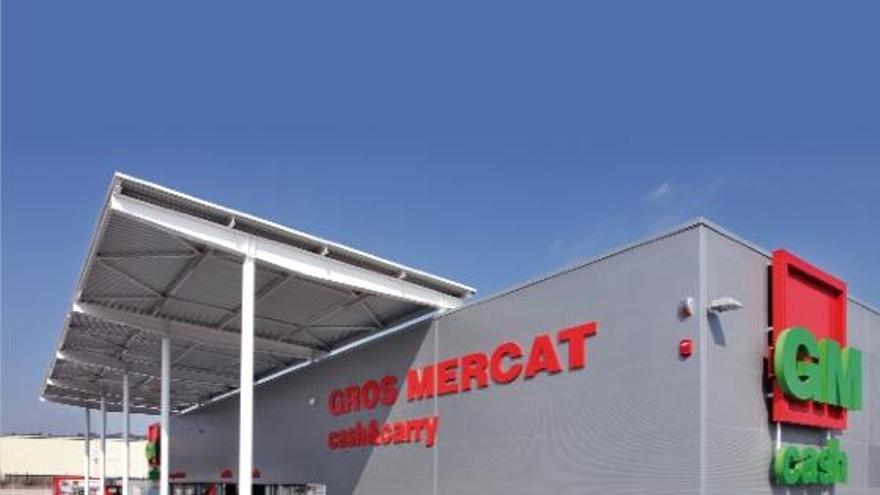 Exterior d&#039;un Gros Mercat, la marca de més rellevància de la companyia gironina.