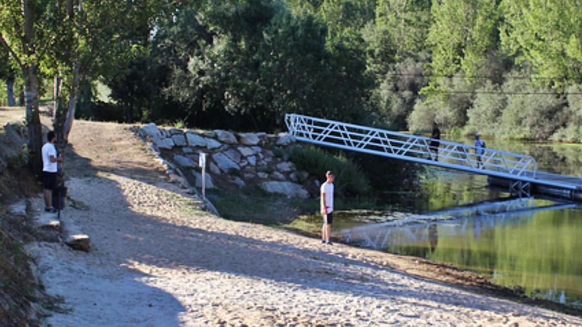 Playa fluvial en Santa Cristina de la Polvorosa. | E. P.