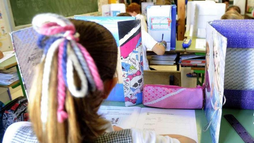 Alumnos de 3º de Primaria realizan las pruebas de &#039;reválida&#039; en un colegio de A Coruña.