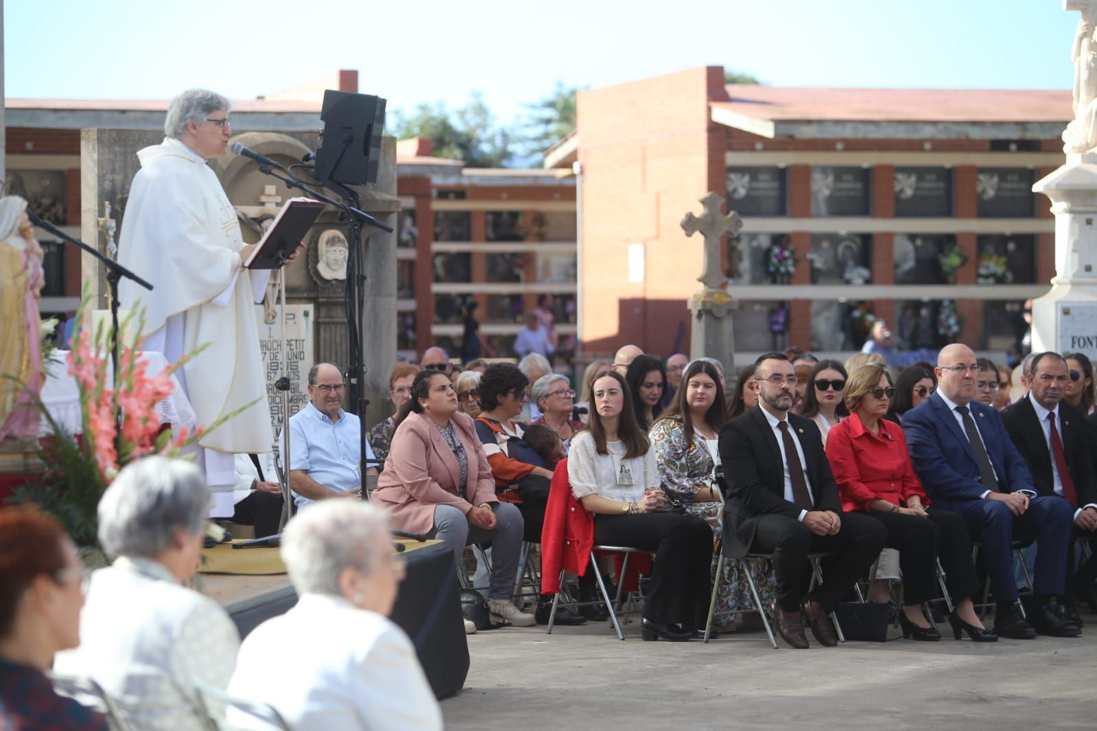 Castellón recuerda a sus fallecidos el día de Todos los Santos