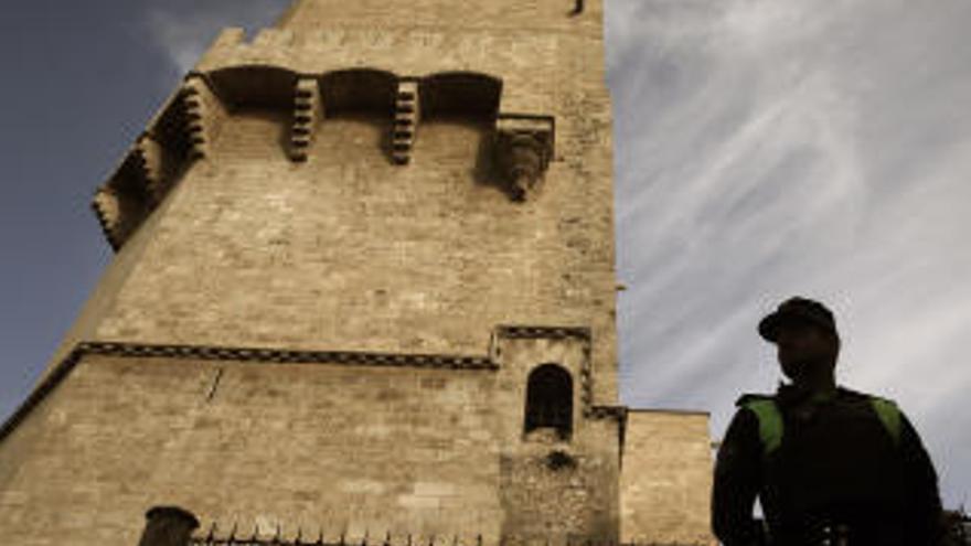 Vigilancia policial en  las Torres de Serranos para evitar una  &quot;guerra de símbolos superada&quot;