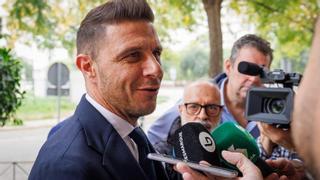 Despedida a Lopera en Sevilla: el mundo del fútbol da su adiós al expresidente del Betis