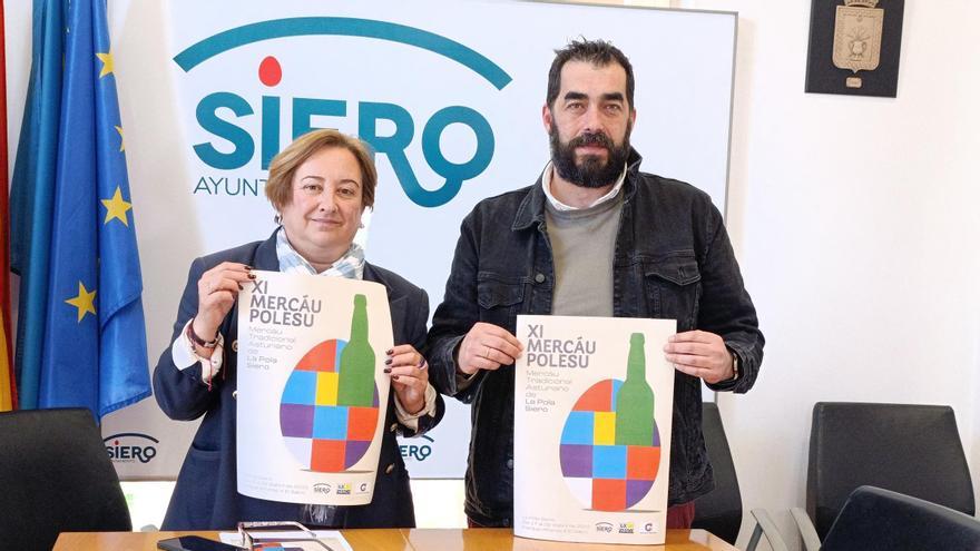 Ana Nosti y Guillermo Pérez, este martes, en la presentación del XI Mercáu Polesu de Güevos Pintos.