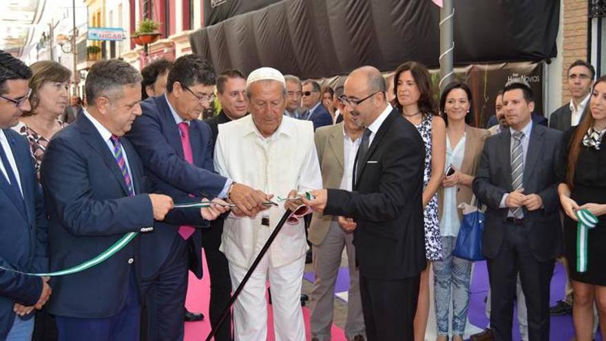 Valderas anima al sector textil a seguir potenciando una industria generadora de riqueza