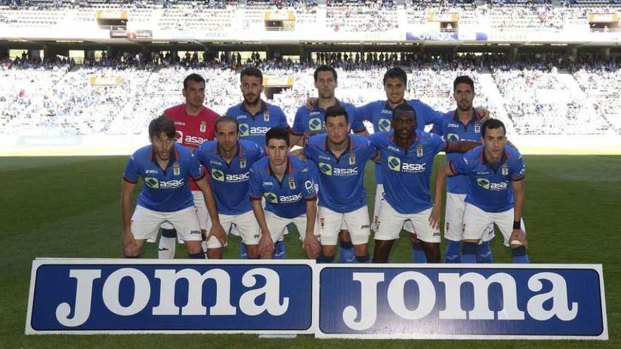 Once inicial del Real Oviedo, ayer. Foto Irma Collín
