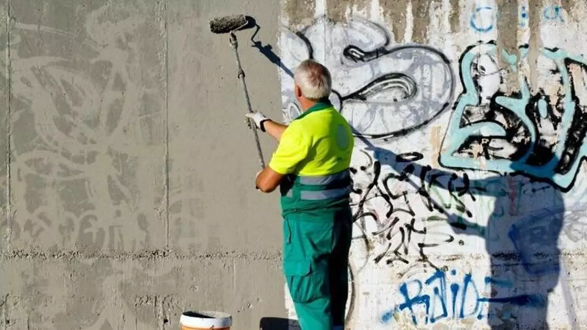 El Concello de A Coruña impone el máximo de multa a un grafitero: acumula 12.000 euros en dos sanciones