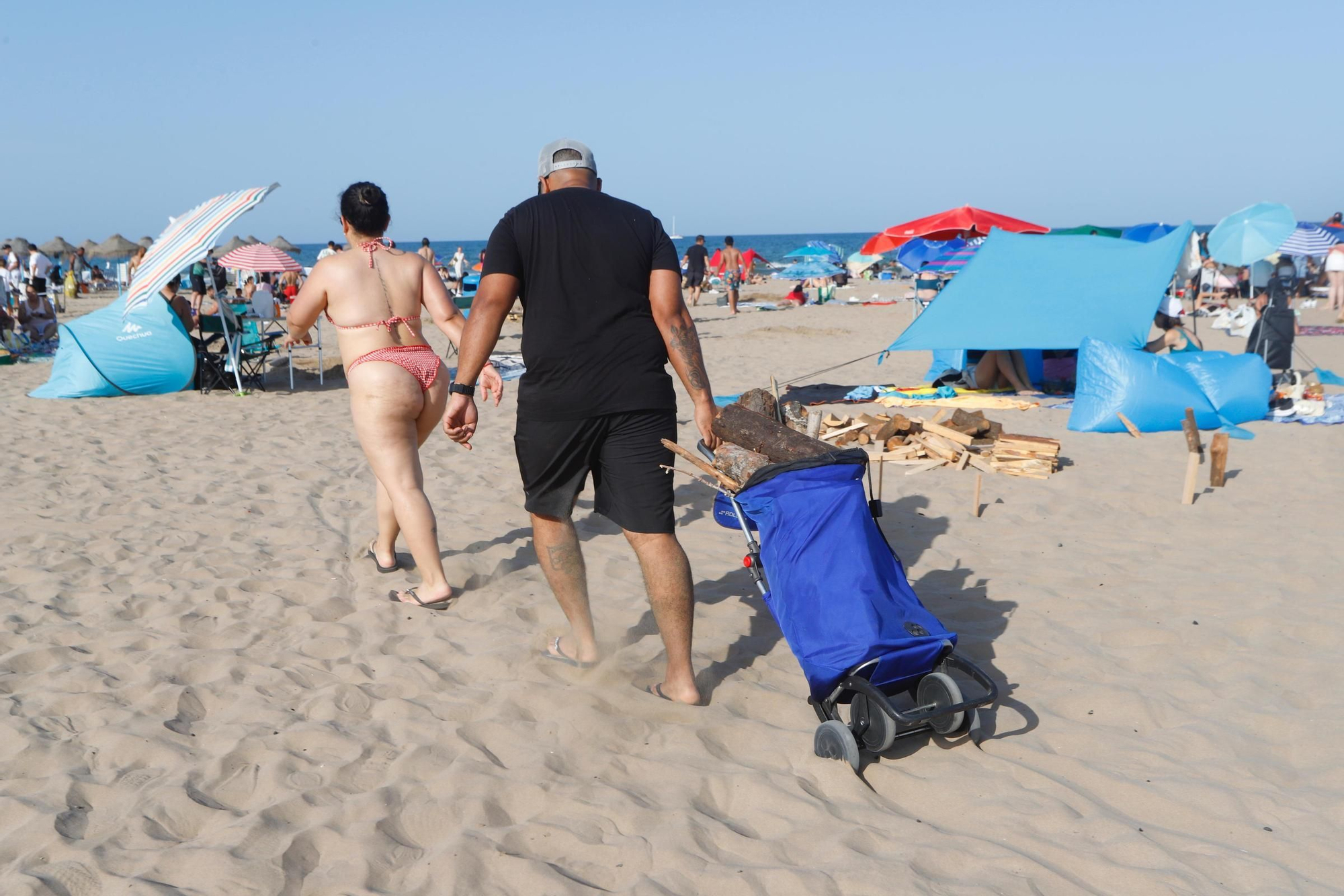 Todo listo para la noche de San Juan en las playas valencianas