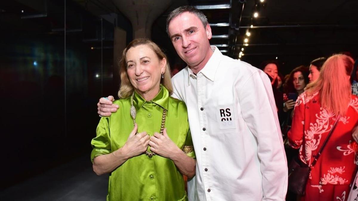 Miuccia Prada ficha a Raf Simons como diseñador de su firma