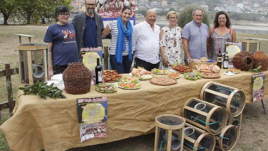 La XXIV Festa do Naseiro se presentó ayer en el parque de San Bartolameu, en Meira. // Santos Álvarez