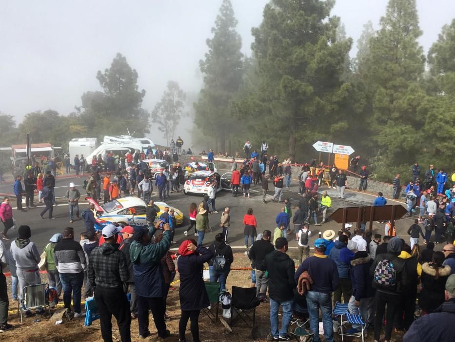 Rally Islas Canarias | Arde uno de los coches que disputan la prueba