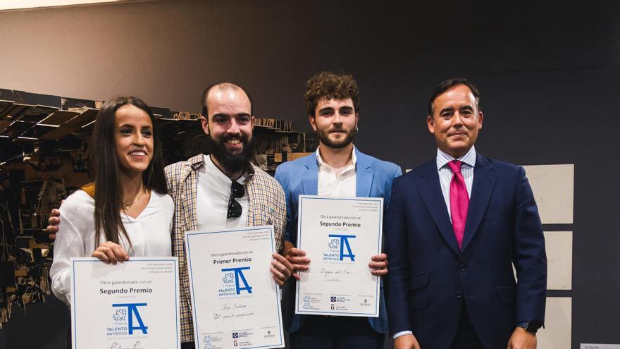 Los ganadores con Gonzalo Chocano, consejero delegado de Ahorro Corporación Financiera