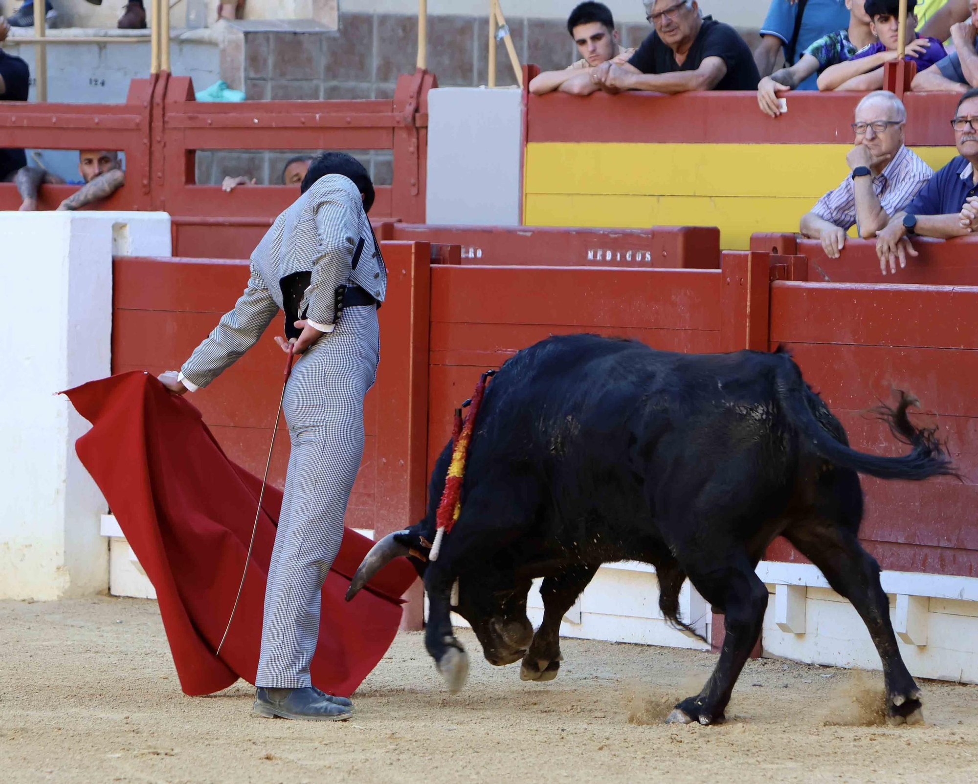 Samuel Castejón triunfa en la primera clase práctica de la Feria de Hogueras 2024