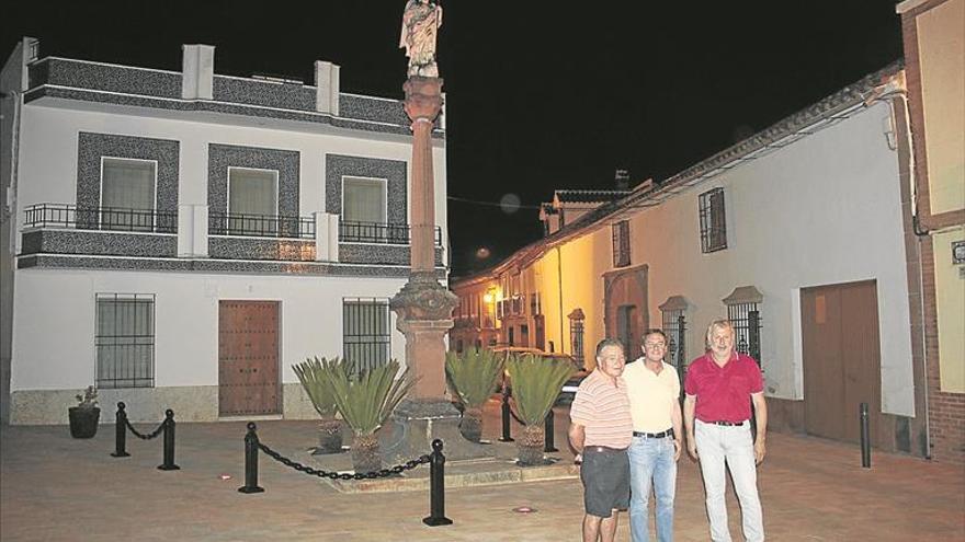 El Ayuntamiento de Villafranca instala nuevas luces en el triunfo de San Rafael