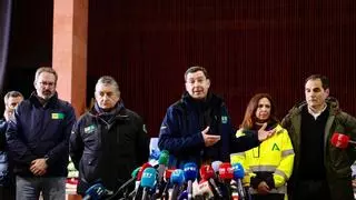 Juanma Moreno, sobre el rescate del Alvia en Adamuz: "Valoramos partir el tren en dos para acceder al interior e identificar a las víctimas"