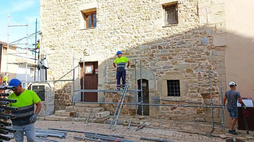 600.000 euros para transformar el ayuntamiento de Ares: las obras toman el centro del pueblo