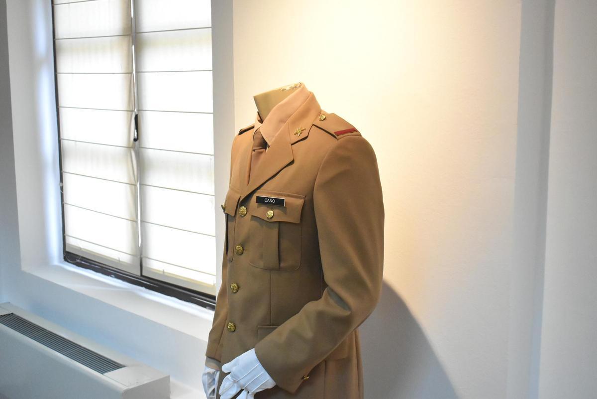 Galería | Así fue la inauguración de la exposición de las Fuerzas Armadas en Cáceres