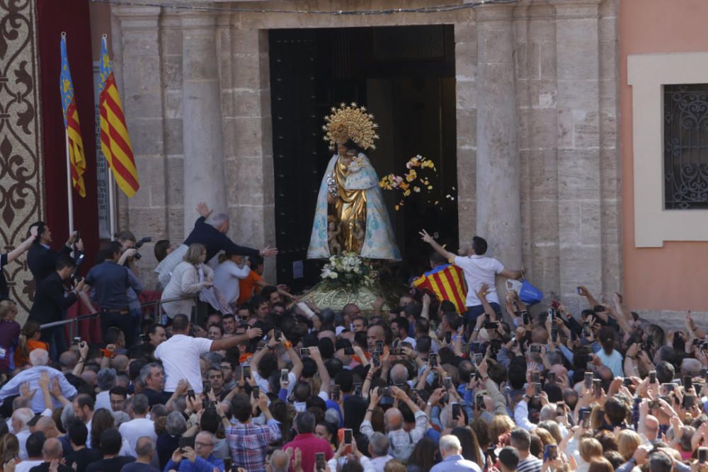 Día de la Virgen de los Desamparados: Traslado de la Mare de Déu