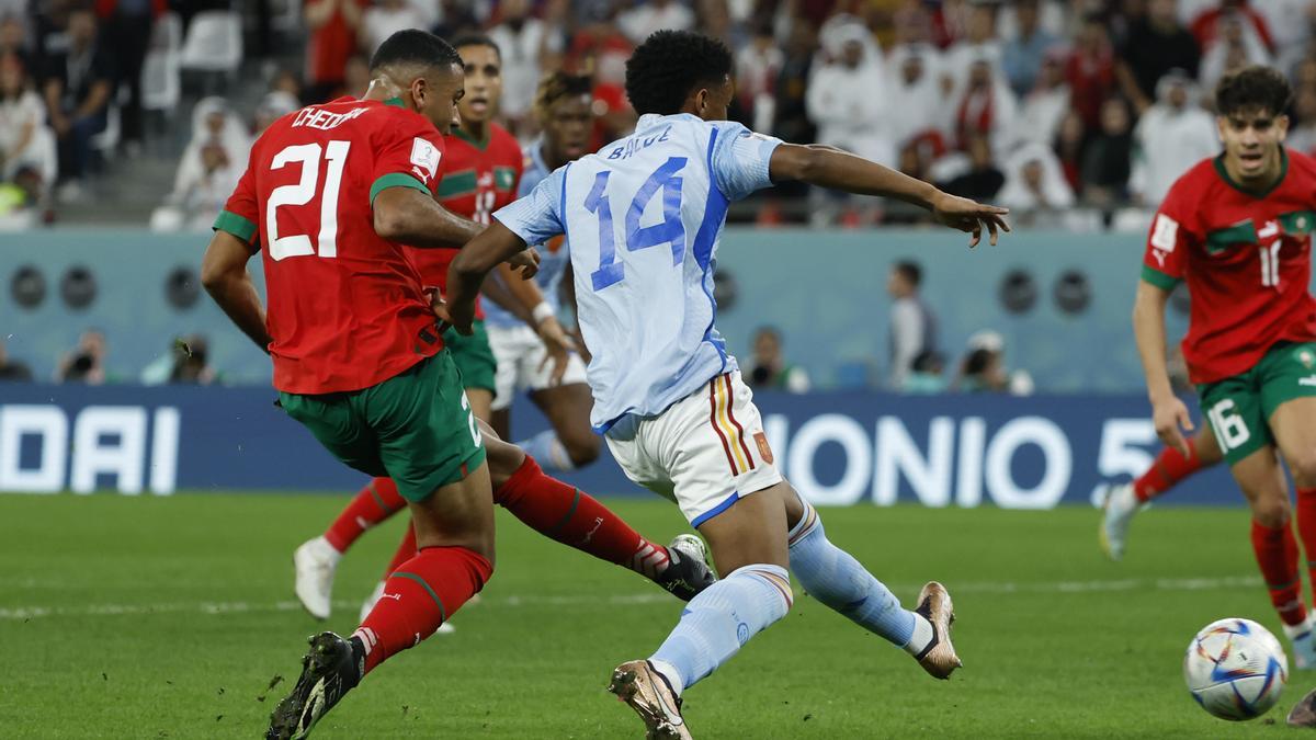 Balde, en una jugada del Marruecos-España.