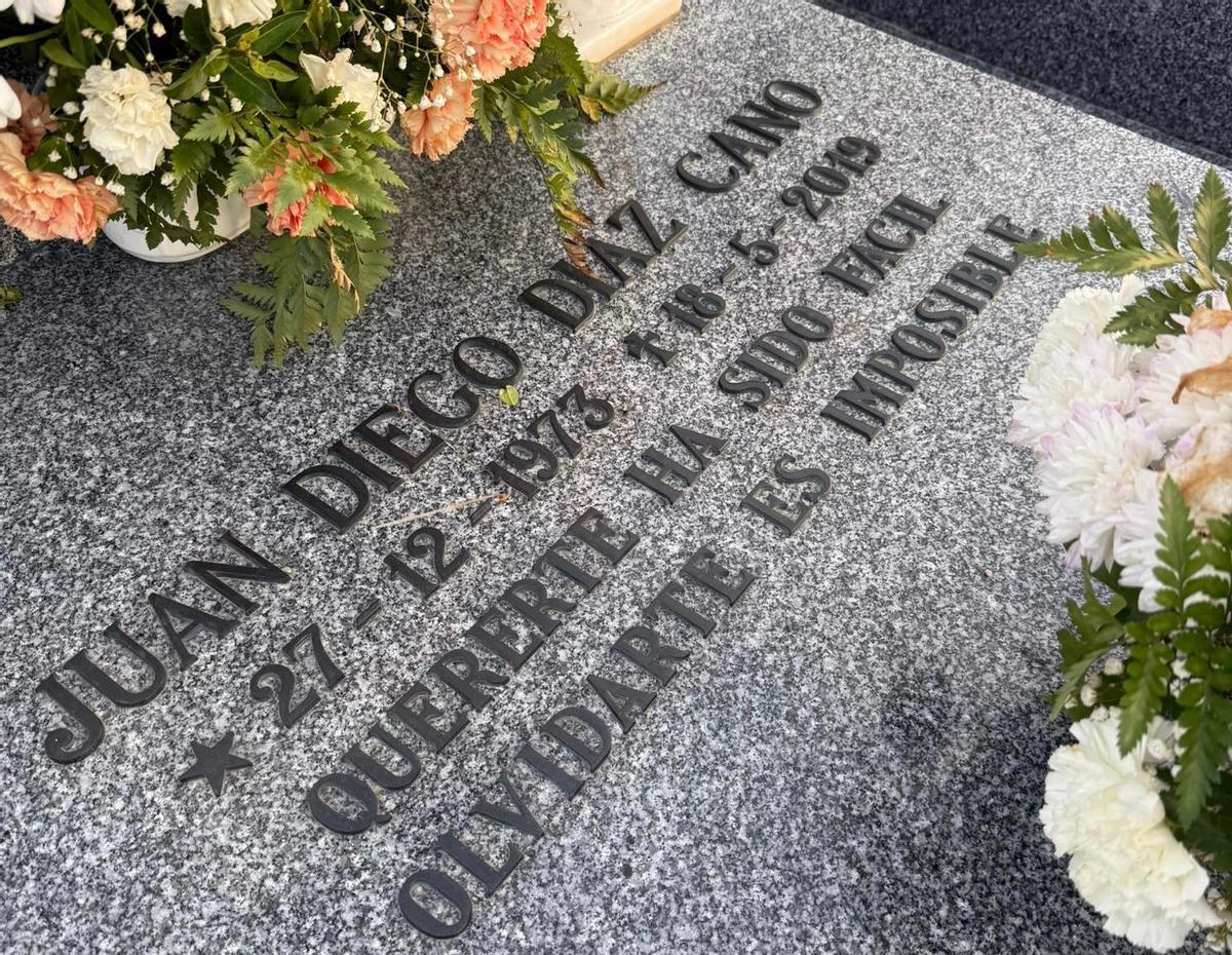 Imagen de la lápida de un cementerio.