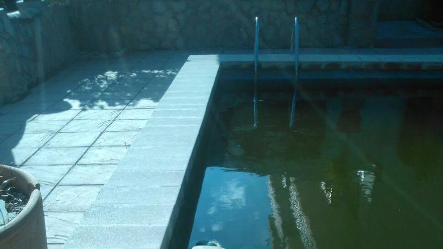 Dos detenidos por matar al hombre que apareció flotando en una piscina de Sot de Chera