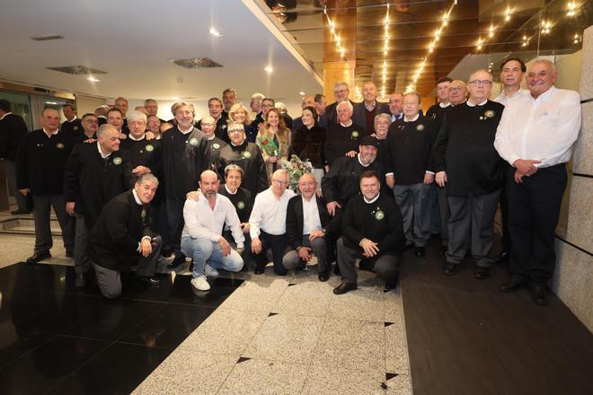 Galería de imágenes: La Filà d'En Trilles recibe el Voladoret d'Or de la Colla del Rei Barbut