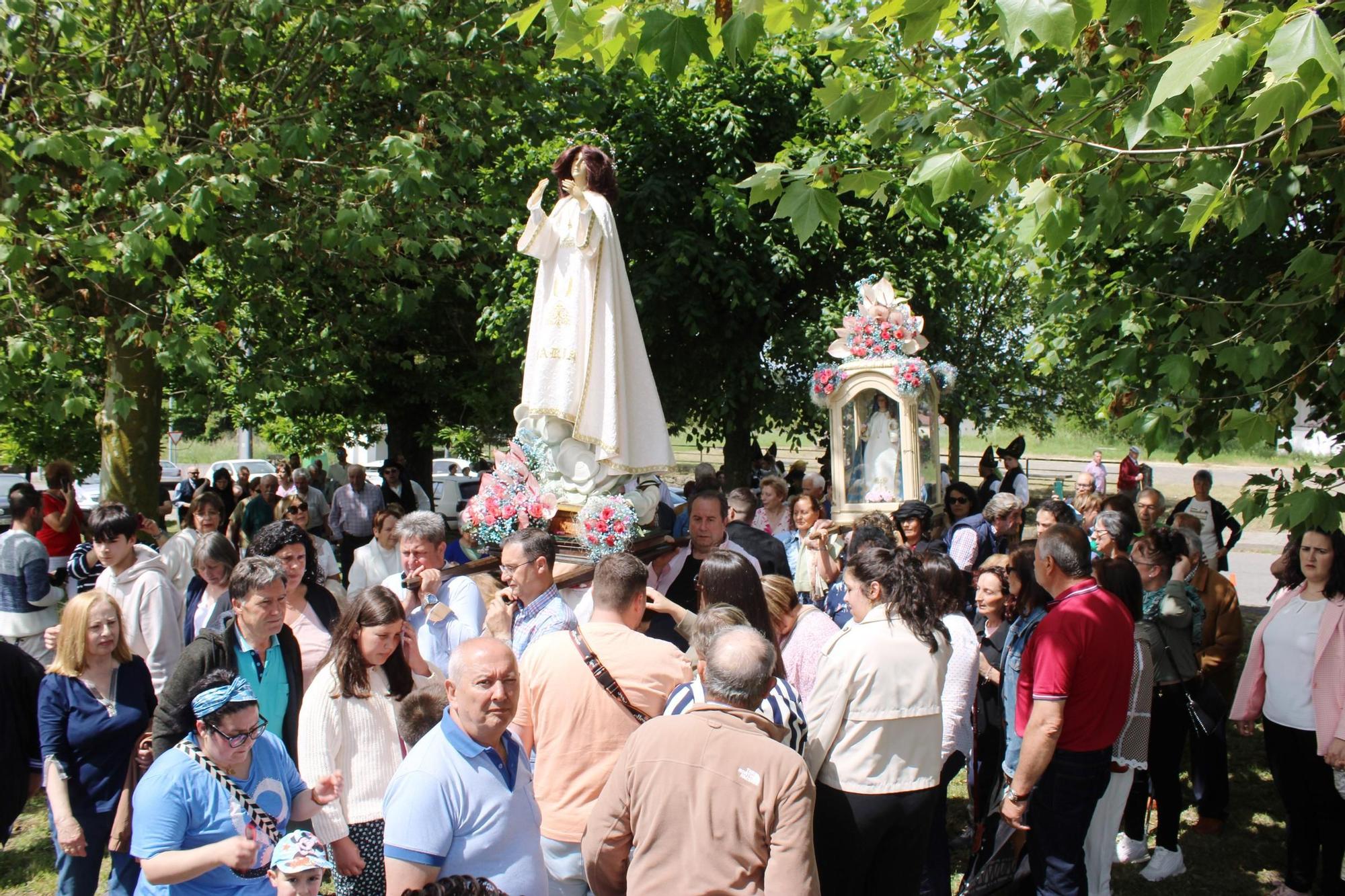 A Ascensión viaxa por catro parroquias de Rodeiro (e III)