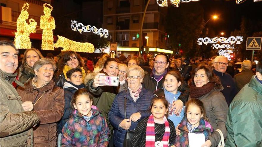 El PP critica la tala de un árbol para montar el belén municipal en Santa Rosa