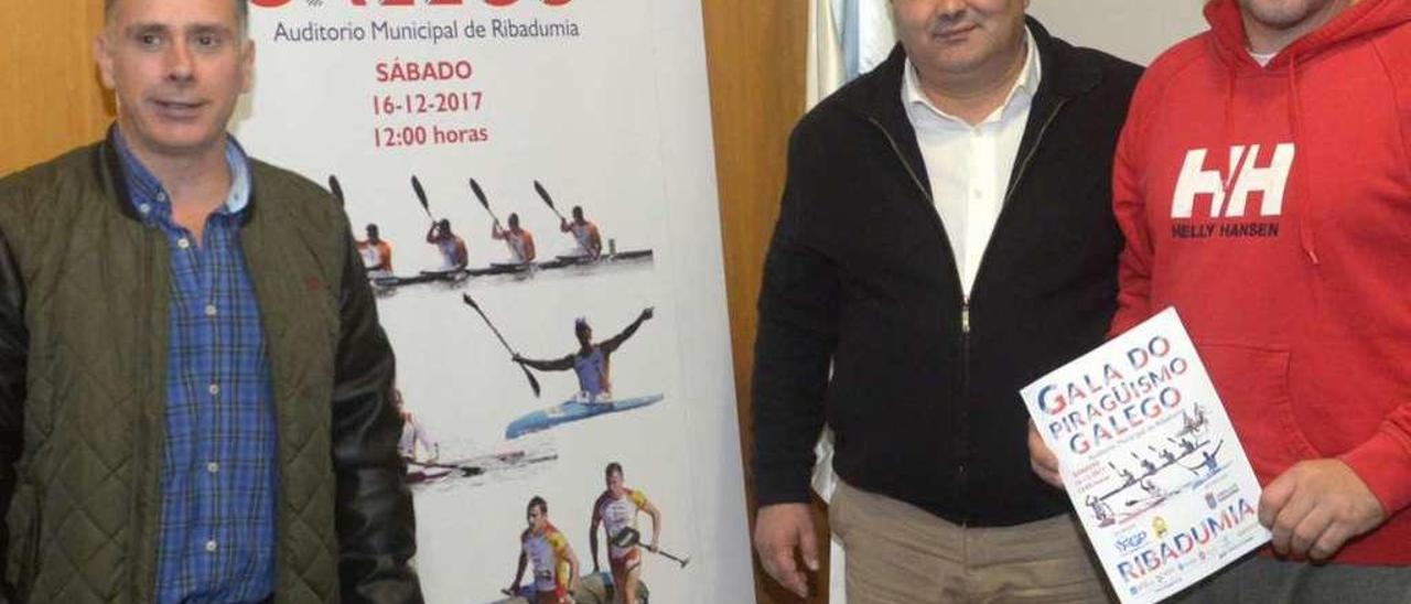 Presentación de la gala del piragüismo que se va a celebrar en Ribadumia el 16 de diciembre. // Noé Parga