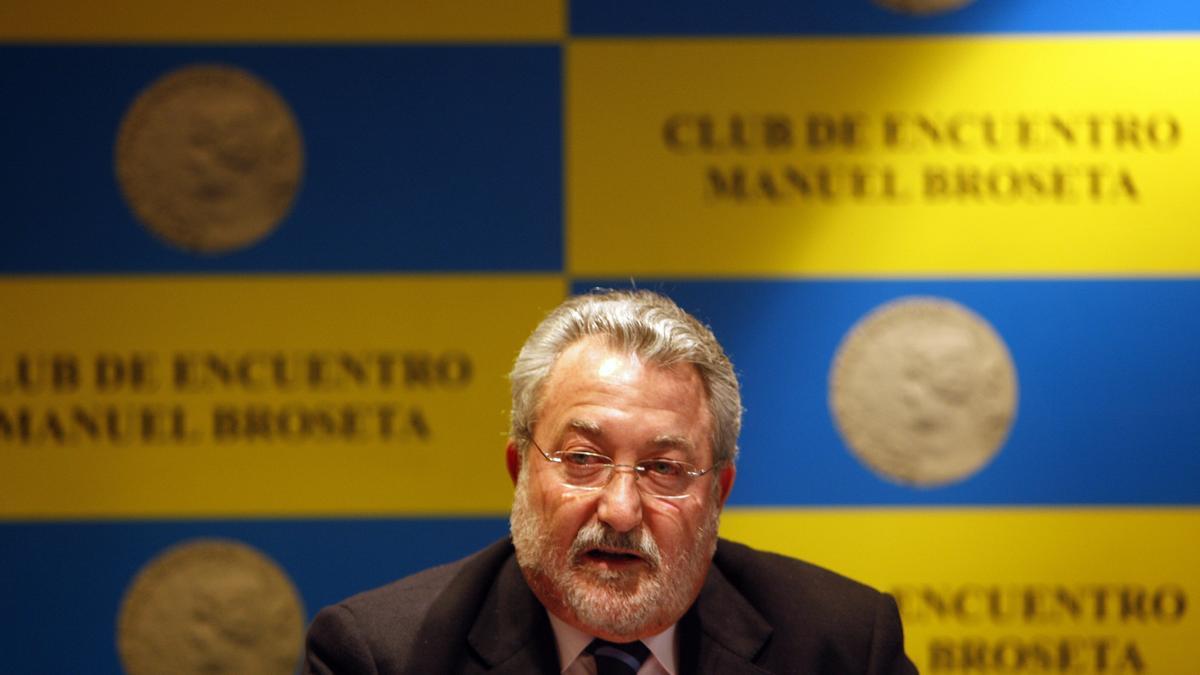 El exministro Bernat Soria en una conferencia en el Club de Encuentro Manuel Broseta.