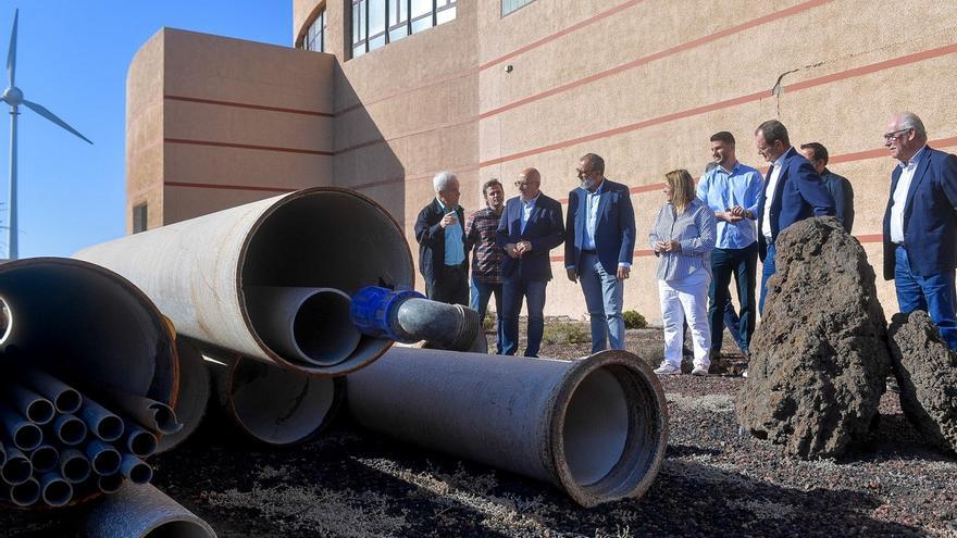 El Cabildo financia la ampliación de la desaladora del Sureste para afrontar el desarrollo demográfico y económico de la comarca