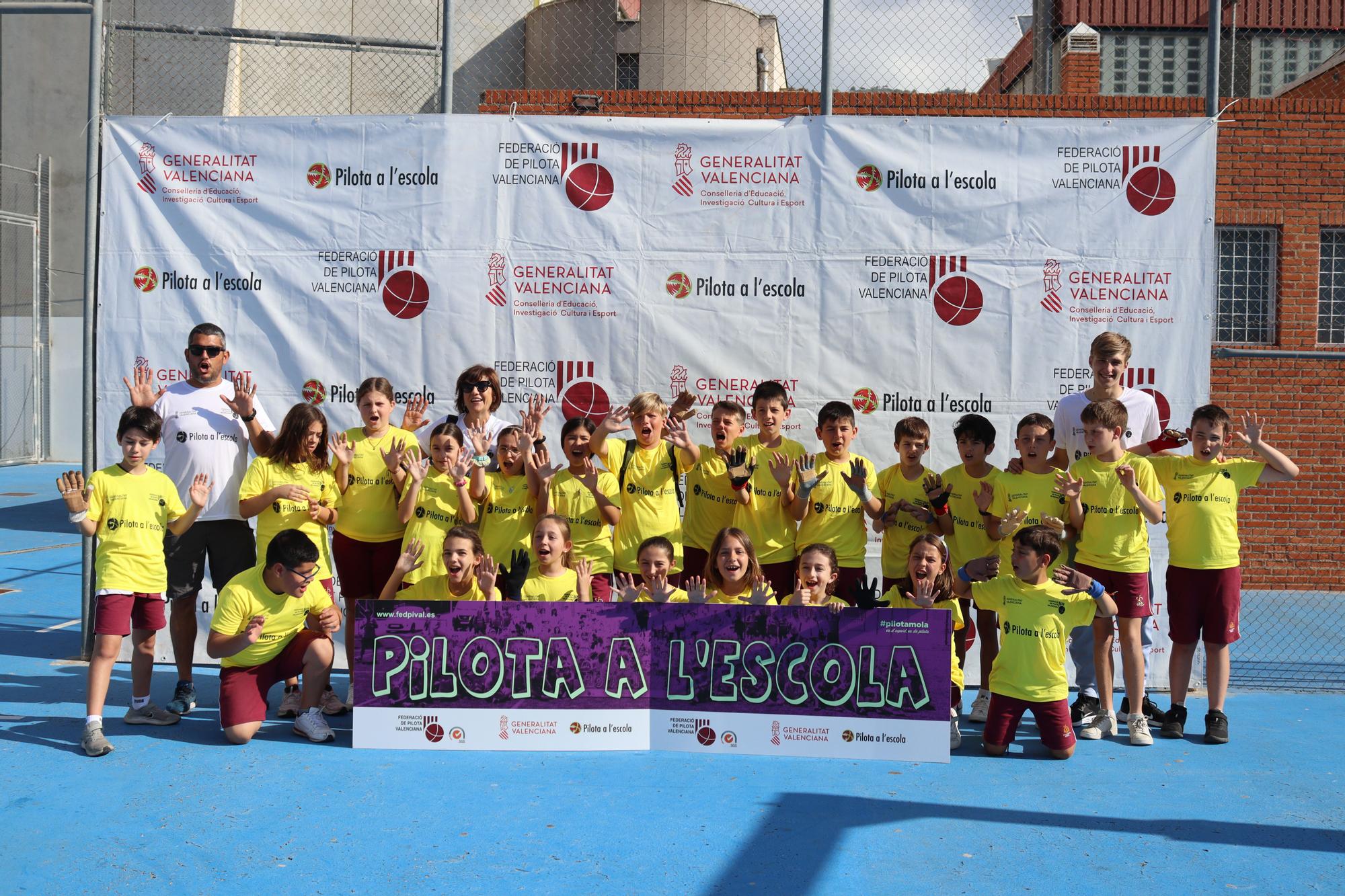 Trobada de Pilota a l'Escola en Tavernes de la Valldigna