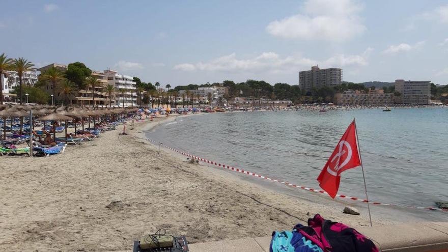 Parte de la playa de Palmira se cerró por un vertido.