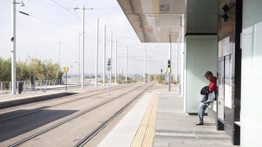 El nuevo hospital Royo Villanova resucitará la "parada fantasma" del tranvía de Zaragoza: solo tiene 52 viajeros al día