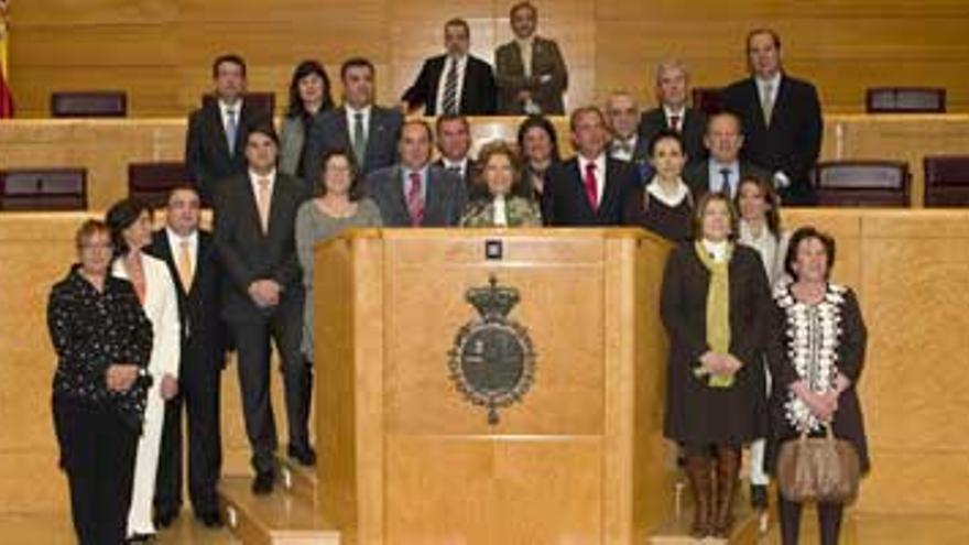 Cáceres 2016 se presenta en el Senado con un proyecto &quot;preparado para ganar&quot;