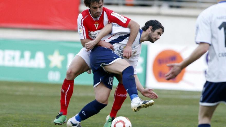 Urzaiz en un encuentro con la elástica del Real Murcia.