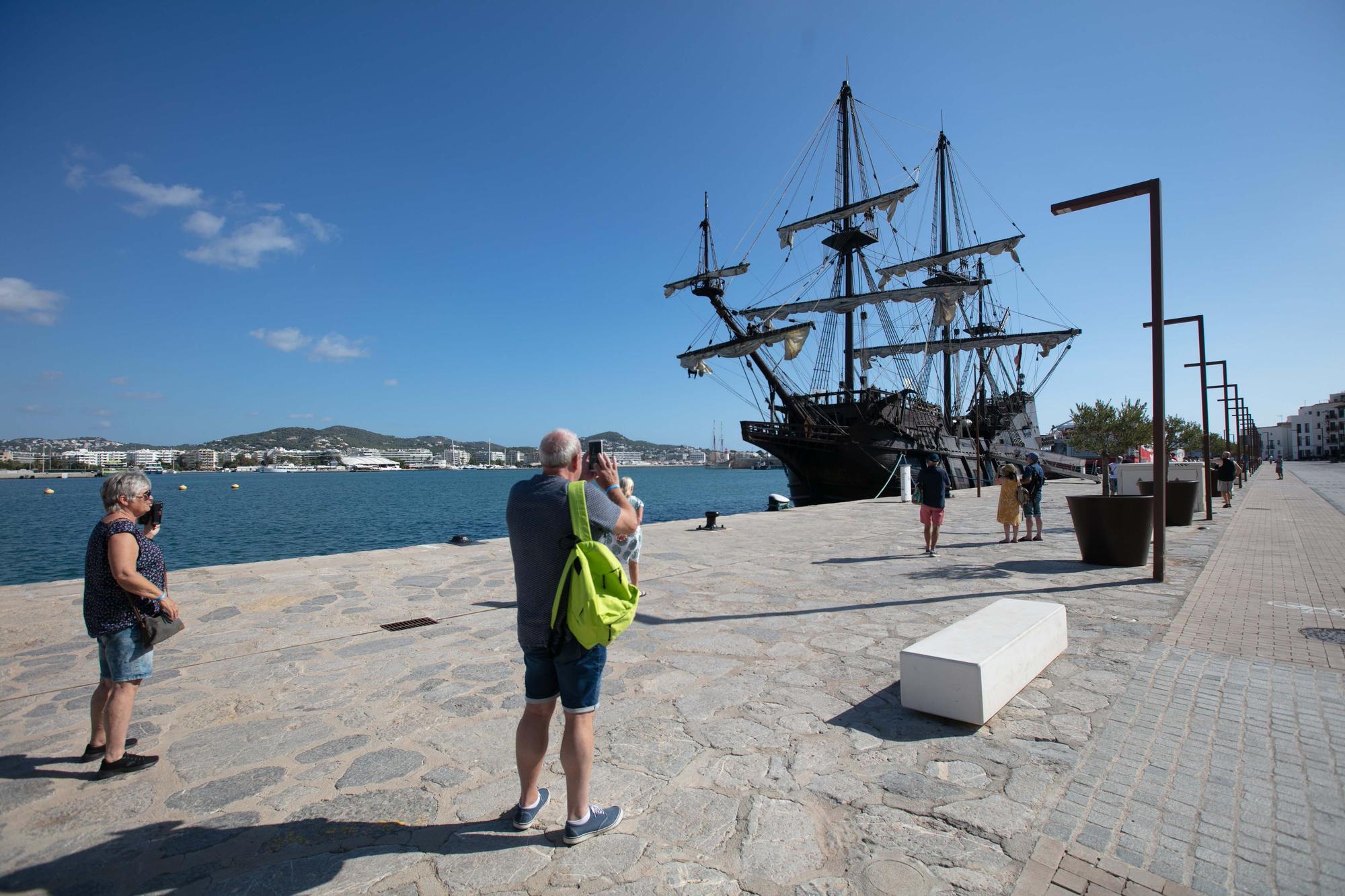 El galeón ‘Andalucía’ recala en Ibiza