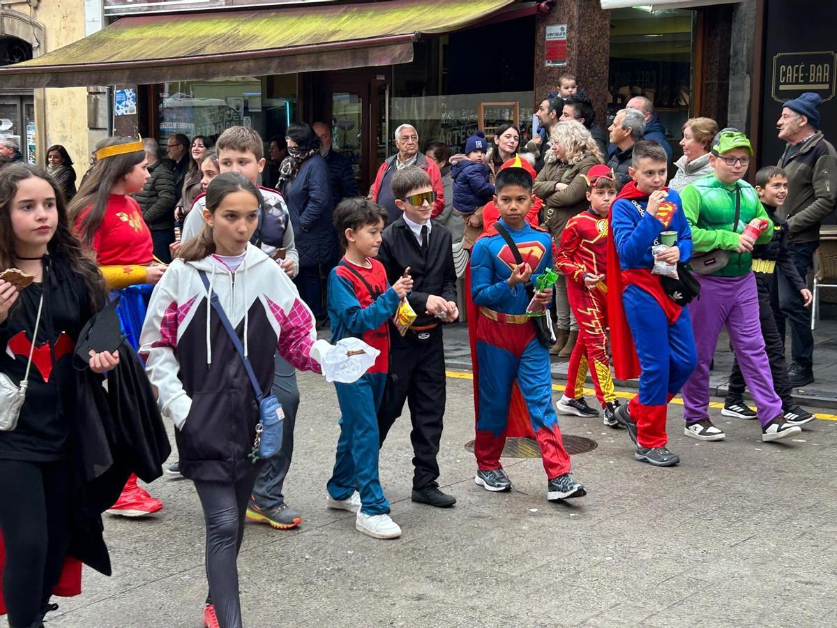EN IMÁGENES: Salas celebra su carnaval por todo lo alto con 200 personas y 45 inscripciones