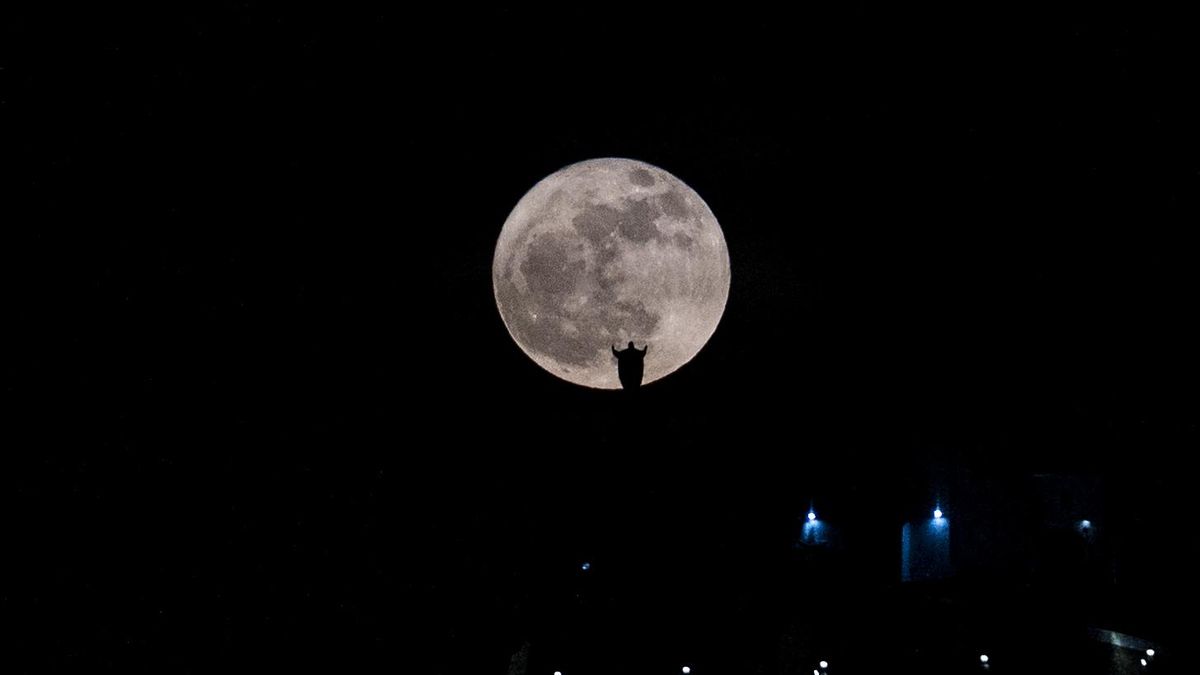 Cáceres festeja la luna llena de mayo