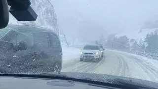 La borrasca Oriana azota Aragón: carreteras cortadas en el Pirineo, el Canfranero interrumpido y estaciones de esquí cerradas