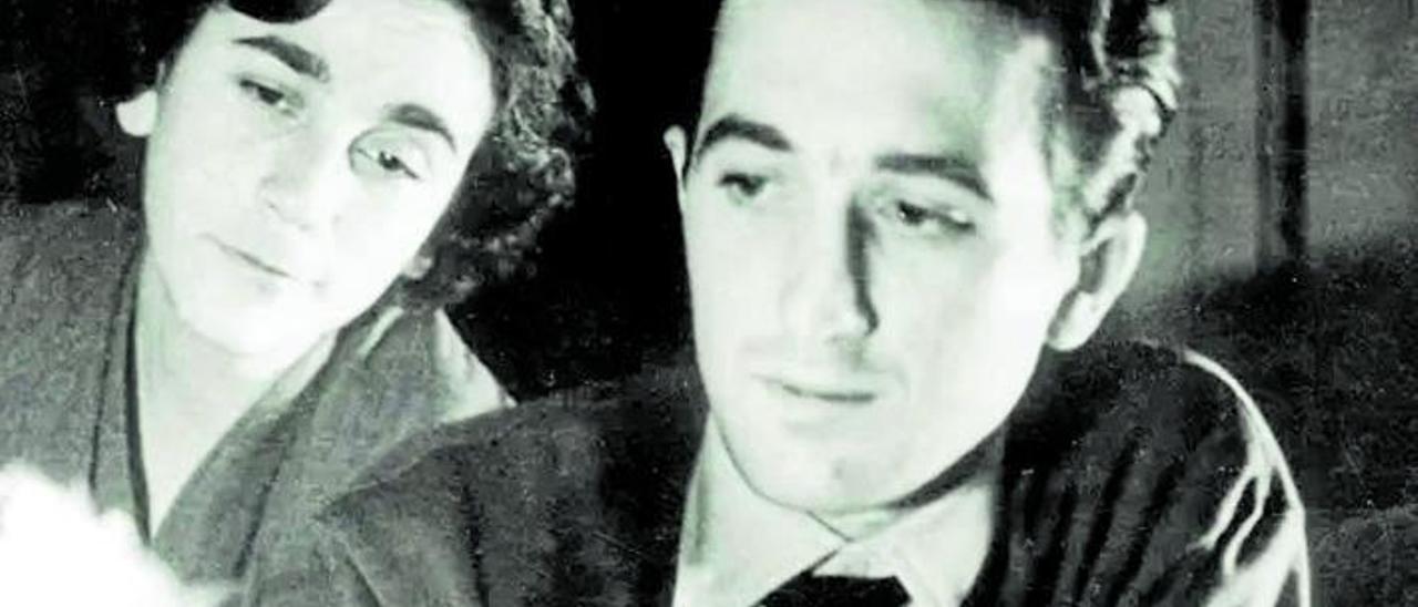 Rafael Sánchez Ferlosio y Carmen Martín Gaite, en 1955.