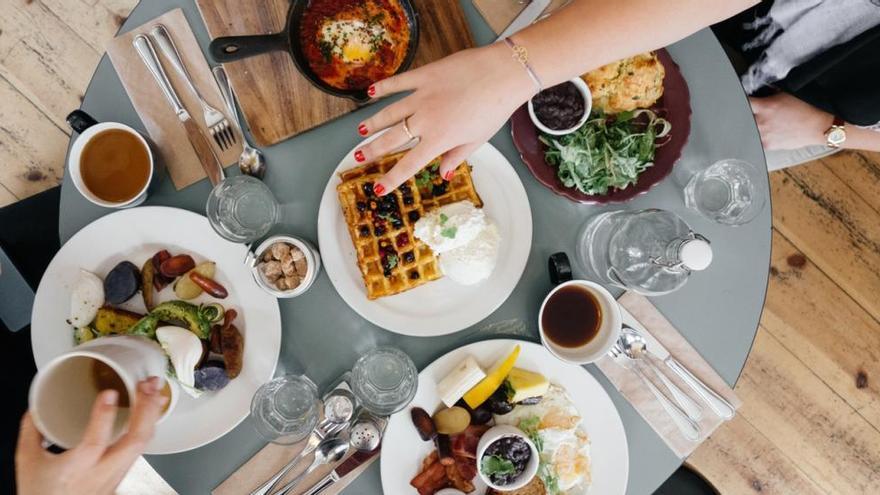 Esta es la dieta de moda que más famosos están promocionando en redes sociales