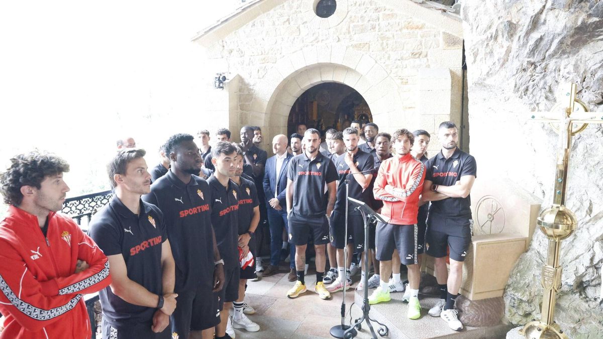 EN IMÁGENES: Visita del Sporting a La Santina en Covadonga