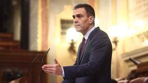 El presidente del Gobierno  Pedro Sanchez interviene en una sesion plenaria en el Congreso de los Diputados  en Madrid (Espana)  a 16 de diciembre de 2020  El presidente hace un primer balance del segundo estado de alarma decretado el pasado 9 de noviembre para hacer frente a la segunda ola de la pandemia del coronavirus  Ademas  el presidente dara cuenta de las ultimos tres reuniones del Consejo Europeo  en los que los jefes del Estado y de Gobierno de la UE debatieron tambien sobre como mejorar la lucha contra la pandemia   16 DICIEMBRE 2020  EUROPA PRESS E  Parra  POOL  16 12 2020